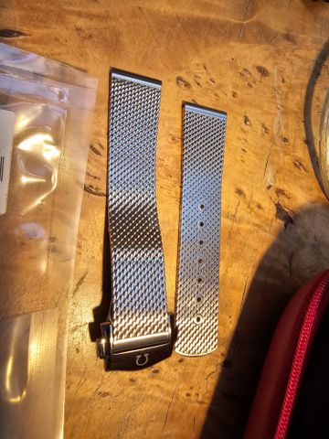 צמיד שעון  MESH Omega