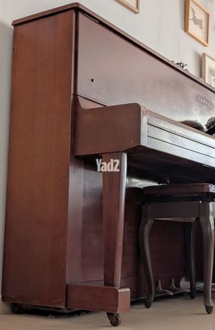 פסנתר YAMAHA U1