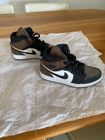 Nike - Air Jordan Force 1