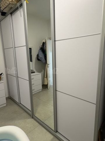 ארון הזזה