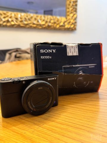 מצלמה SONY RV100 VA