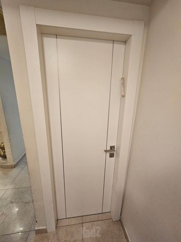 דלתות