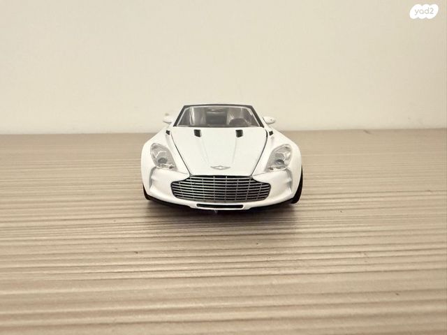 דגם רכב - 1:24 Aston Martin
