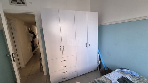 ארון 4 דלתות ו4 מגירות כמו חדש