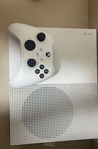 Xbox one s + שלט מקורי