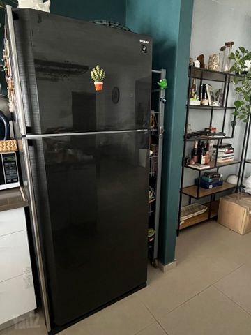 מקרר SHARP דגם J-4660-BK
