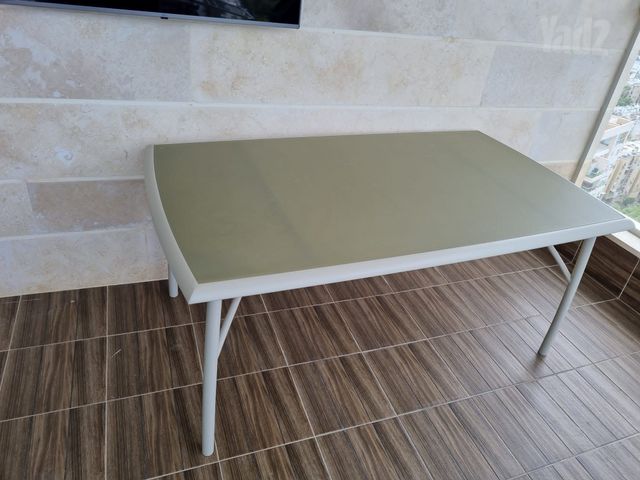 שולחן מרפסת