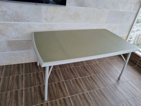 שולחן מרפסת