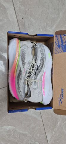 Brooks Adrenaline GTS 25 נשים