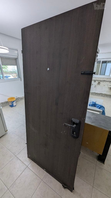 דלת רב בריח