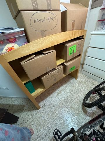 כוננית ספרים