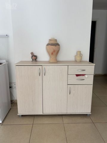 שידת עץ