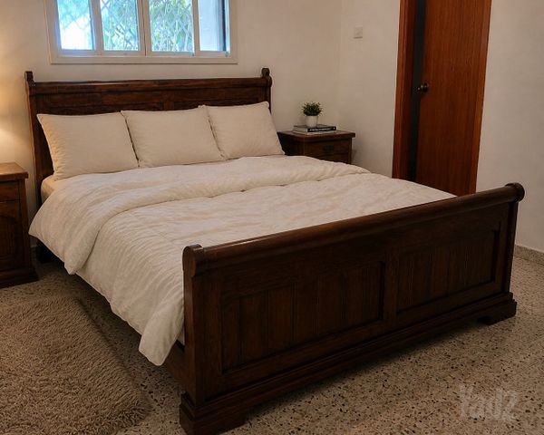 מיטת עץ מלא 180X200