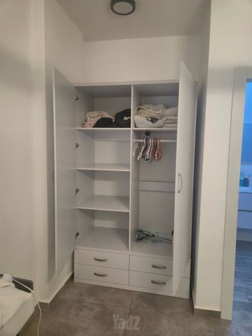 ארון 2 דלתות רחב