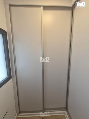 ארון פינתי