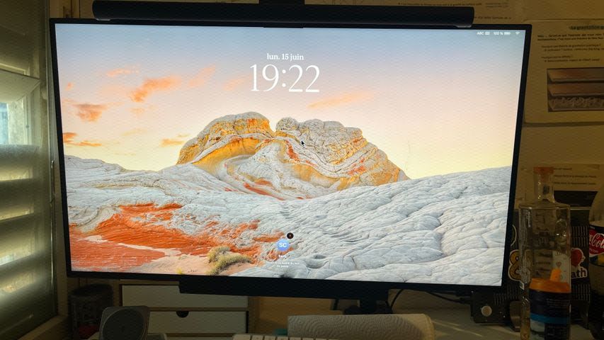 מסך Dell UltraSharp U2723QE