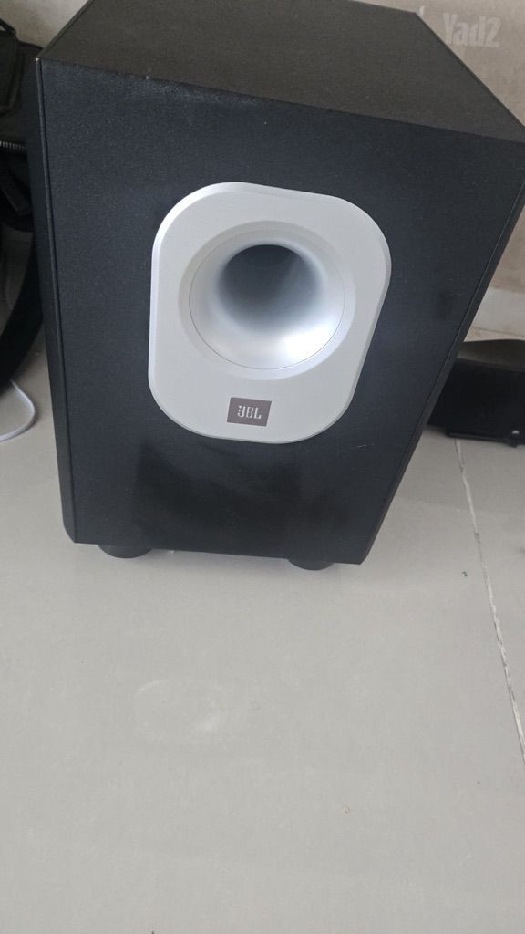 סאבוופר של JBL