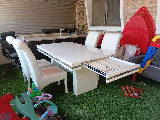 שולחן  יוקרתי