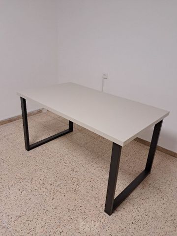 שולחן אוכל