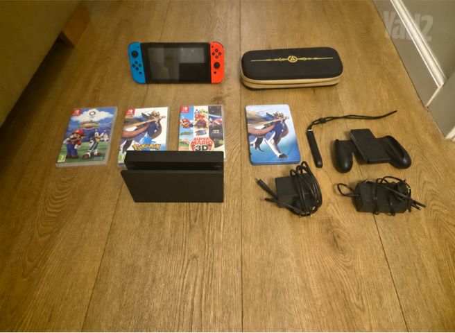 Nintendo Switch V2 + 3 משחקים