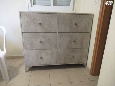 שידה גדולה
