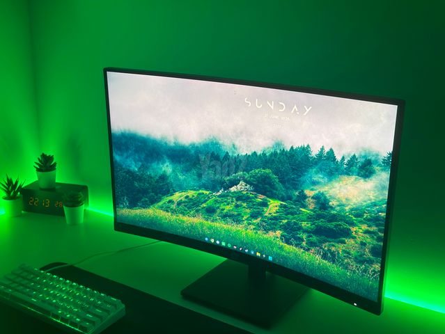 מסך מחשב - HP X27C