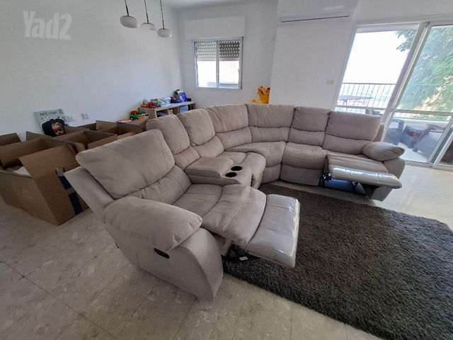 סלון למכירה