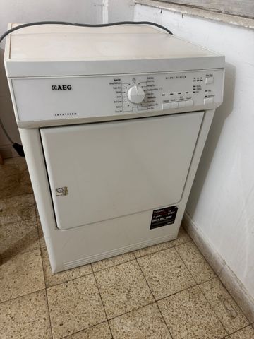 מייבש AEG