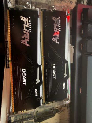 Ddr5 2x8 5200 cl40 rgb