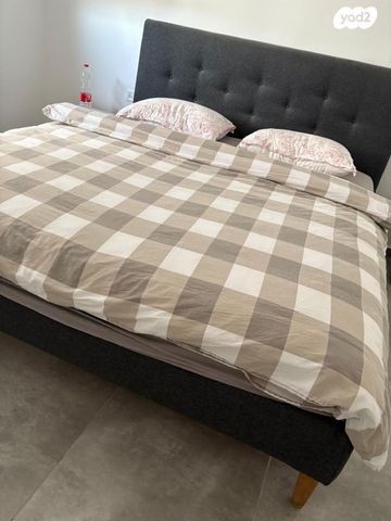 מיטה זוגית 1.80