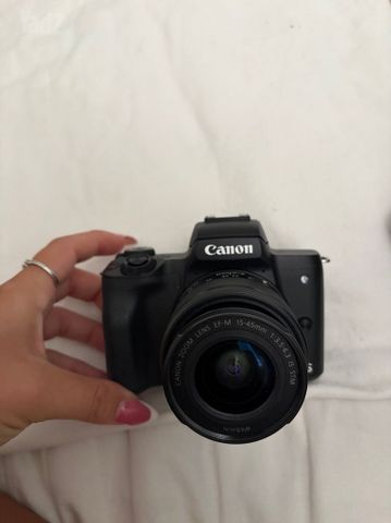 CANON EOS M50 מצלמת