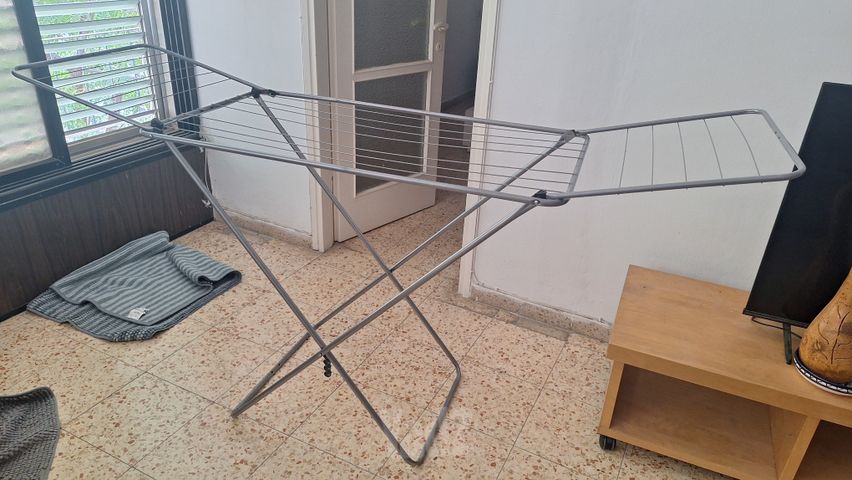 מתלה בגדים