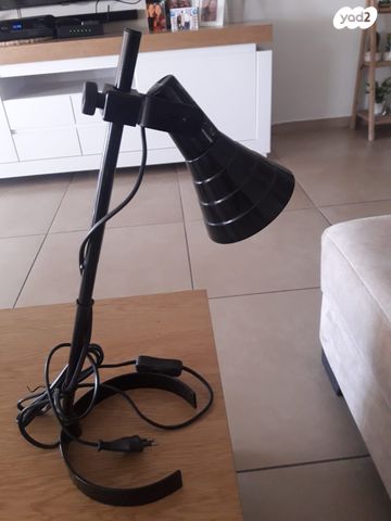 מנורת שולחן