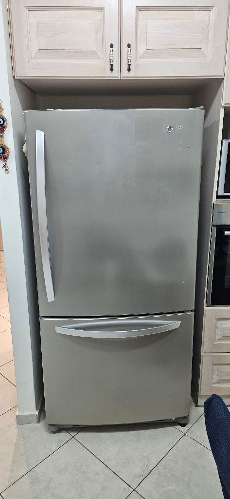 מקרר LG 829