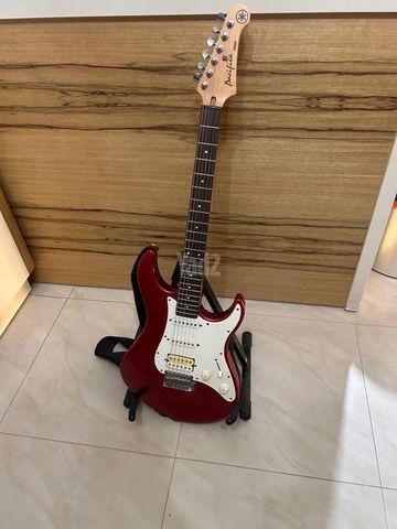Yamaha Pacifica PAC112J