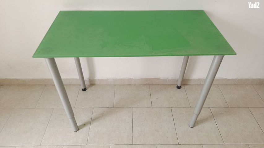 שולחן ירוק...
