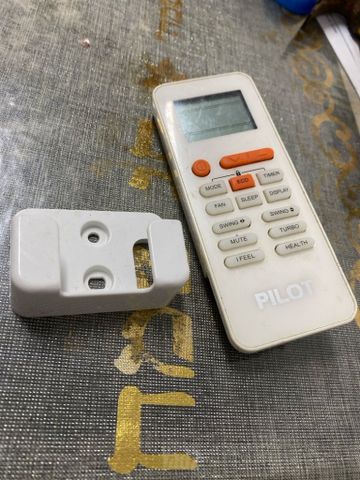 שלט למזגן פיילוט PILOT