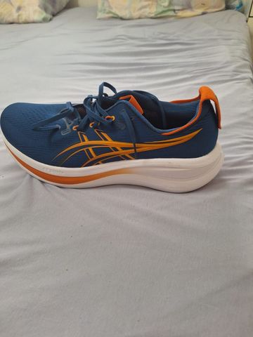 נעלי Asics