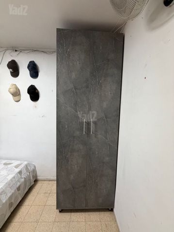 ארון אפור-שיש