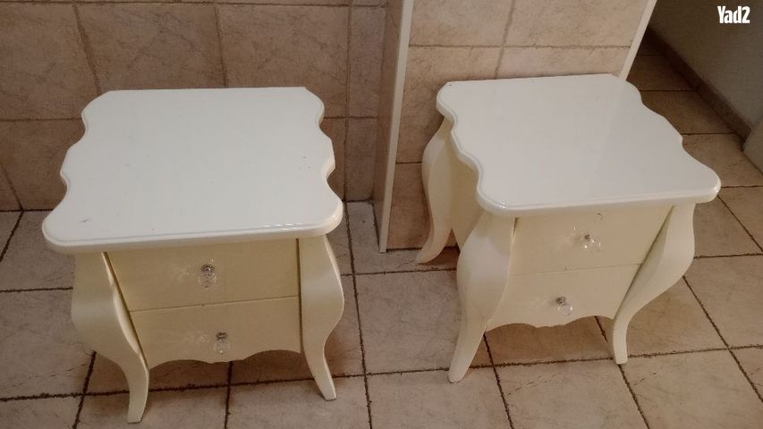 שולחן ושידות...