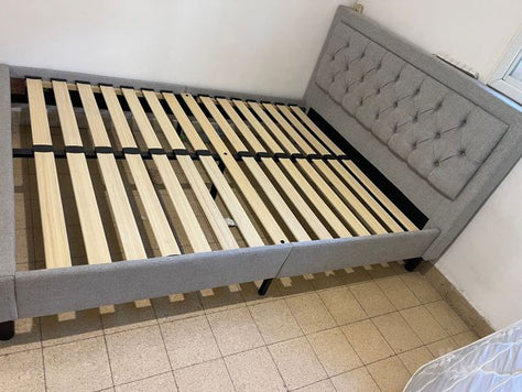 ‏מסגרת מיטה