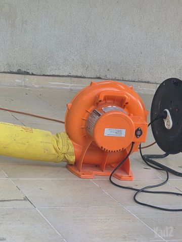 מתנפח מים תנין