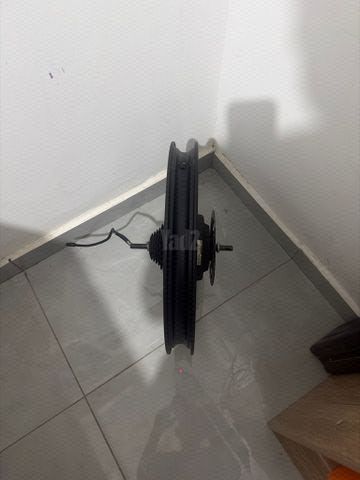 סוללה ומנוע