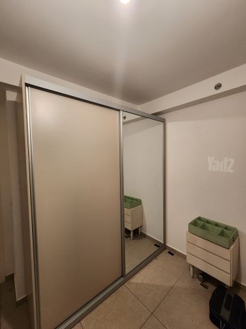 ארון הזזה