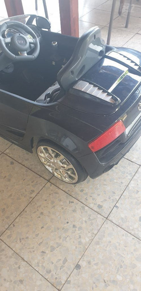 מכונית צעצוע