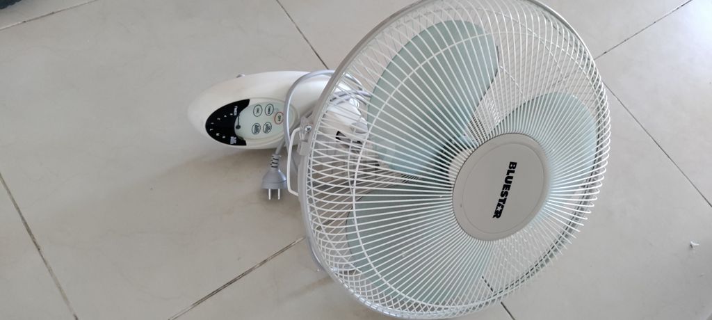 מאוורר לקיר