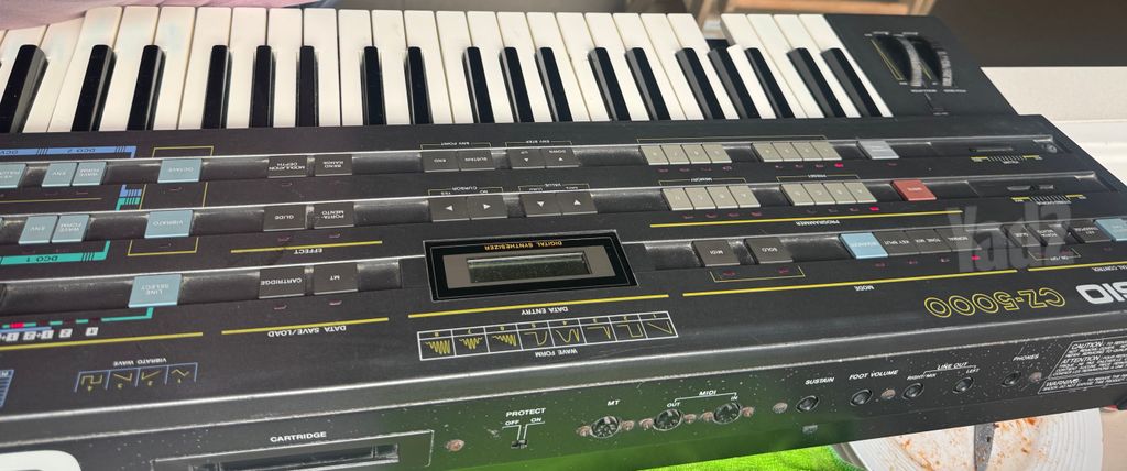 סינטיסייזר CASIO-cz5000