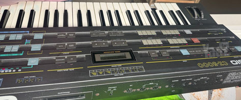 סינטיסייזר CASIO-cz5000