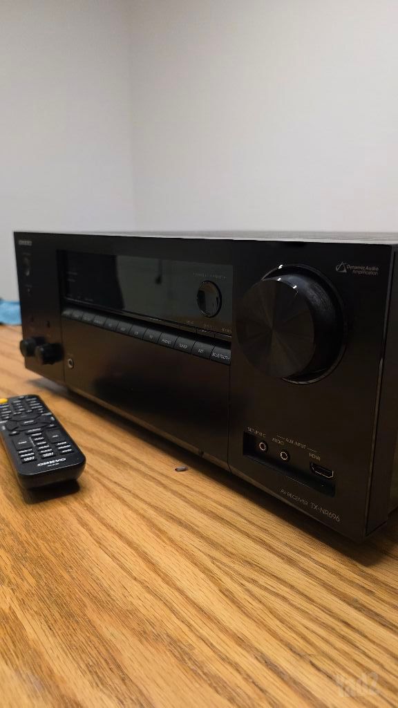 רסיבר Onkyo TX-NR696