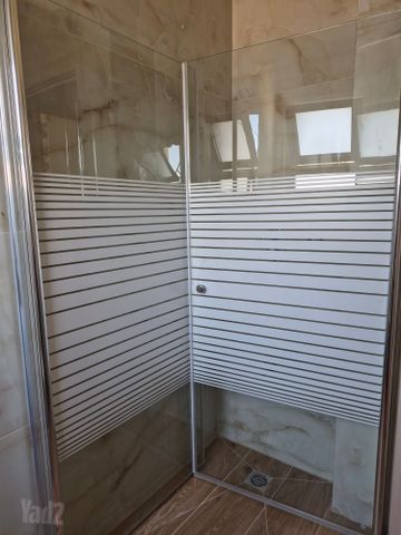 מקלחון 90/90